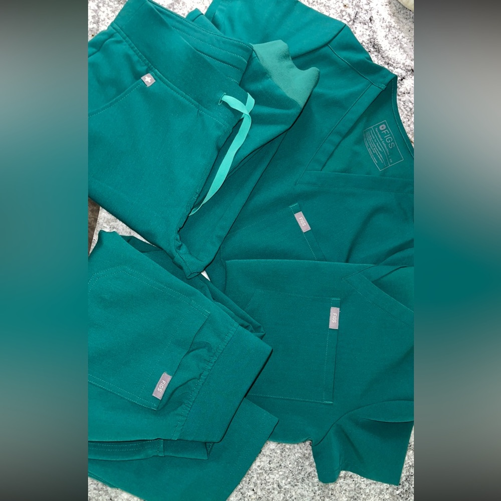 Women’s FIGS Scrubs